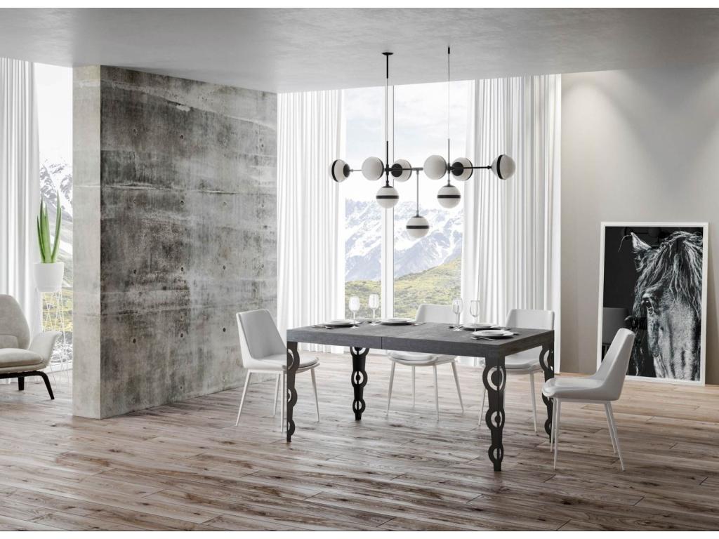 Tavolo in metallo grigio